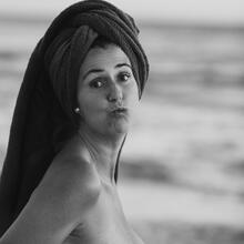  Nude