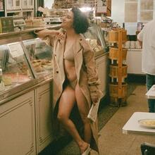  Nude