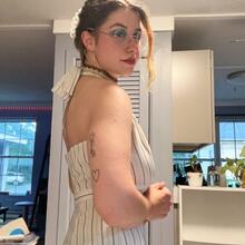  Nude