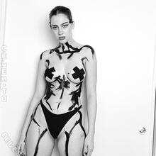  Nude