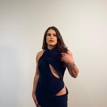 Nude