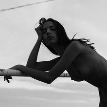  Nude
