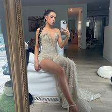  Nude