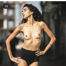  Nude