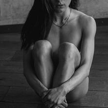  Nude
