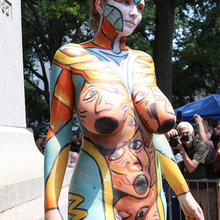  Nude