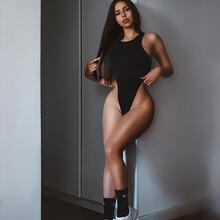  Nude