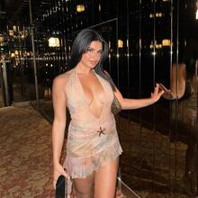  Nude