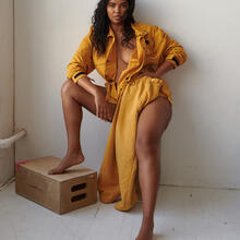  Nude
