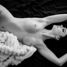  Nude