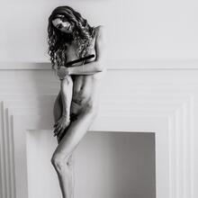  Nude