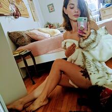  Nude