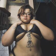  Nude