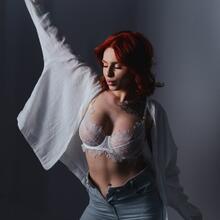  Nude