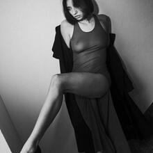  Nude