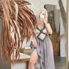  Nude