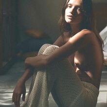  Nude