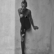  Nude