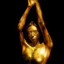  Nude