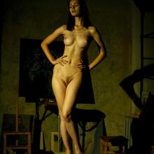  Nude