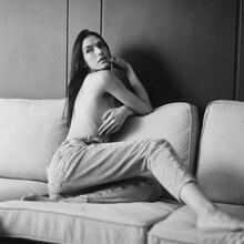  Nude