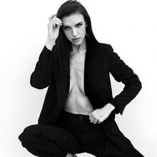  Nude