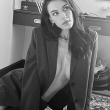 Nude