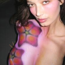  Nude