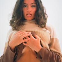  Nude