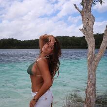  Nude