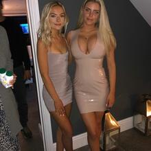  Nude