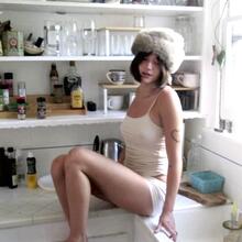  Nude