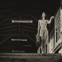  Nude