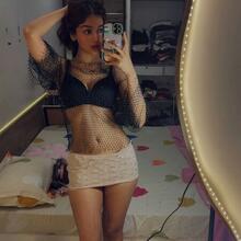  Nude