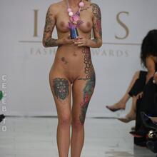  Nude