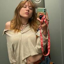  Nude