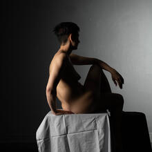  Nude