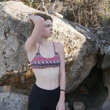  Nude