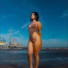  Nude
