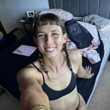  Nude
