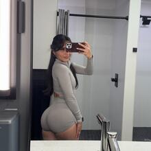  Nude