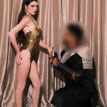  Nude