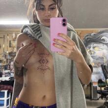  Nude