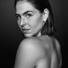  Nude