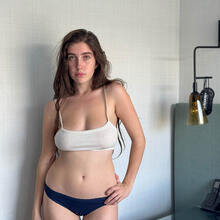  Nude