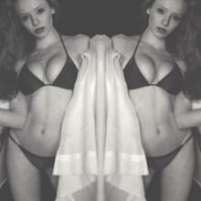  Nude