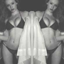  Nude