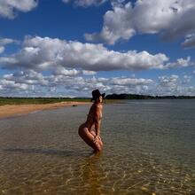  Nude