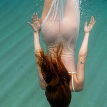  Nude