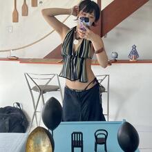  Nude